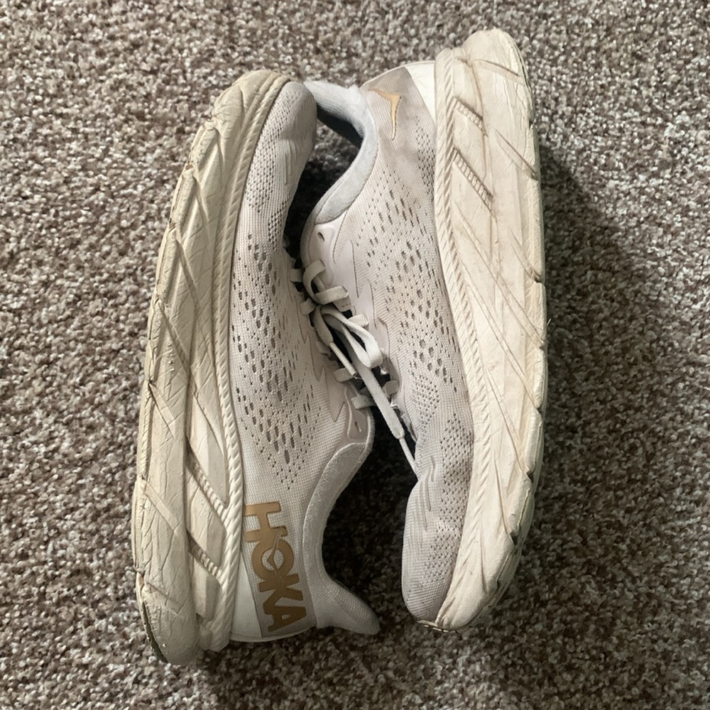 Hoka Clifton 7 Almond Milk Size 9 Women’s